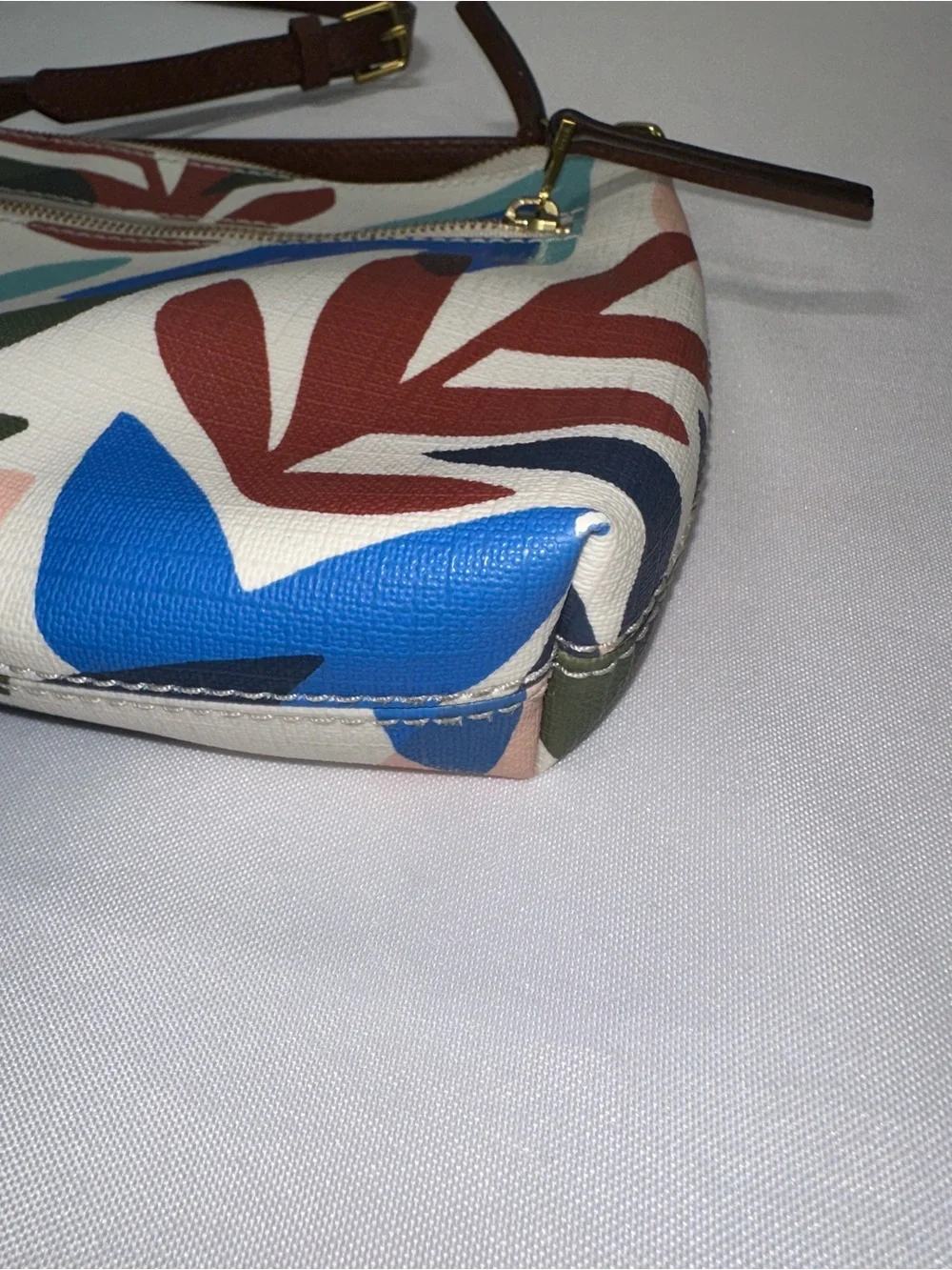 Fossil Fiona Crossbody Bag Abstract Leaf Floral Print Coated Canvas Purse